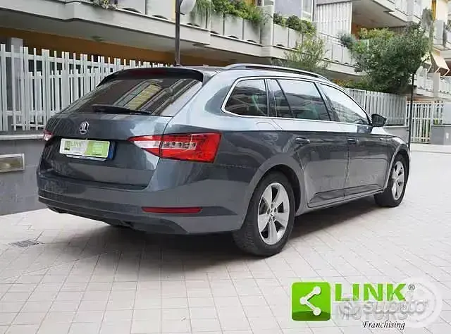 Usata Skoda Superb Executive 150 CV (110 kW) 2017 Grigio Station wagon