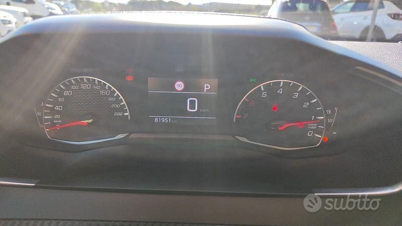 Usata Peugeot 2008 Allure 131 CV (96 kW) 2021 Arancione SUV