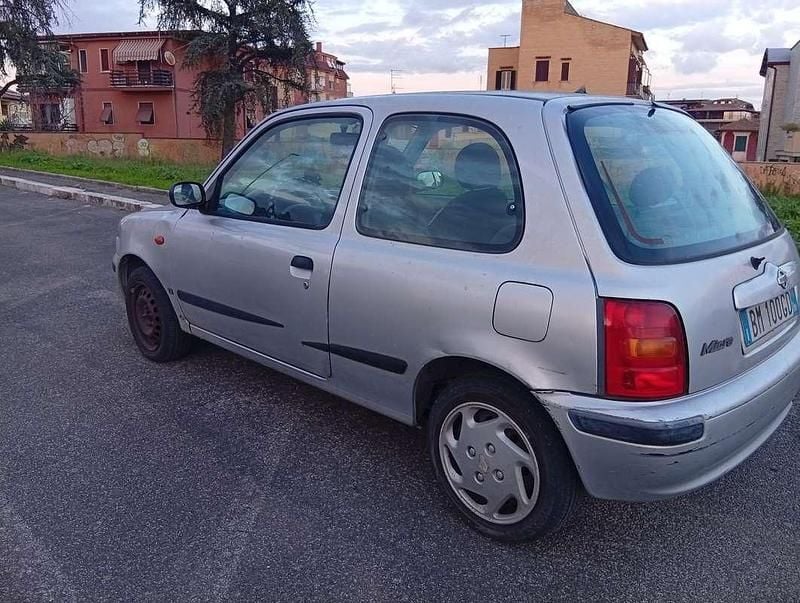 Usata Nissan Micra SE 75 CV (55 kW) 2001 Argento Utilitaria