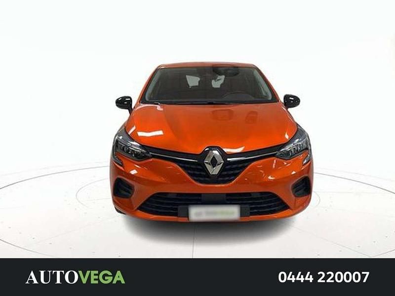 Usata Renault Clio V Business 140 CV (102 kW) 2023 Vari colori pastello Berlina