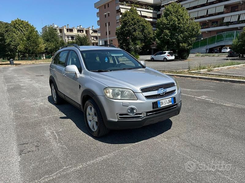 Usata Chevrolet Captiva LT 150 CV (110 kW) 2008 Grigio SUV