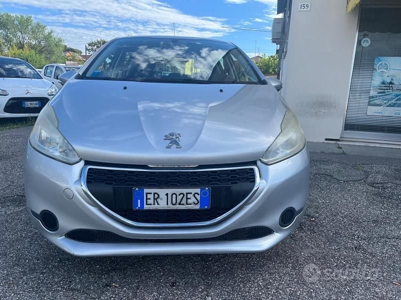 Usata Peugeot 208 Allure 82 CV (60 kW) 2013 Grigio Utilitaria