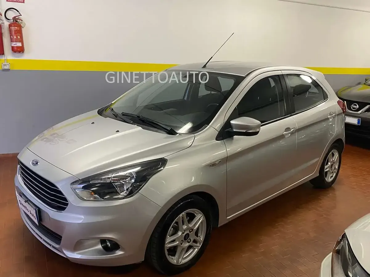 Usata Ford Ka Ultimate 86 CV (63 kW) 2017 Grigio metal chiaro Berlina