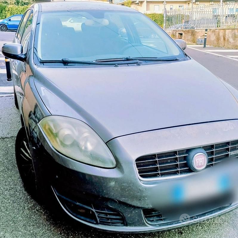 Grigio Usata 2009 Fiat Croma Station wagon | 1000 € (Ottimo prezzo) - Immagine 1/4