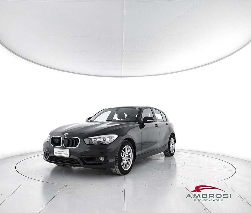 Nero Usata 2019 BMW 118 Comfort Edition Due volumi | 17.325 € (Super prezzo) - Immagine 1/4