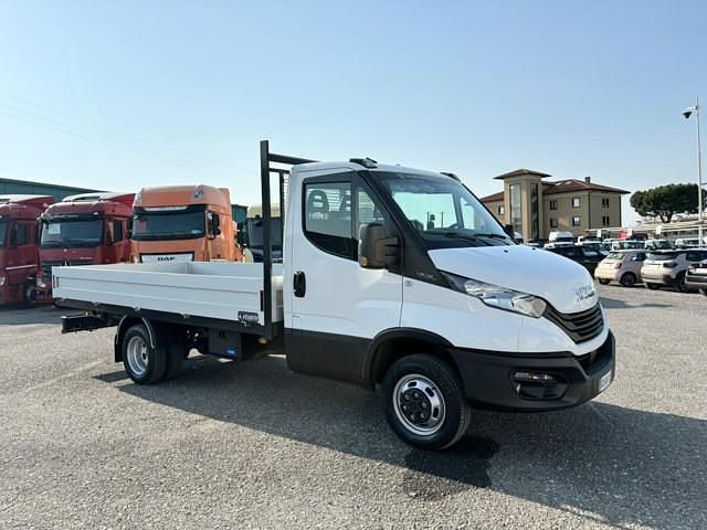 Usata Iveco Daily 2023 Bianco