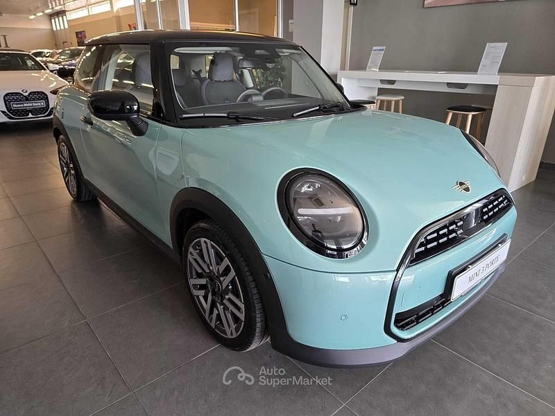 Usata Mini Cooper 156 CV (114 kW) 2024 Verde Utilitaria