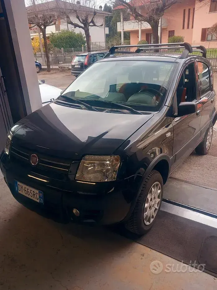 Usata Fiat Panda 4x4 69 CV (50 kW) 2009 Nero Utilitaria