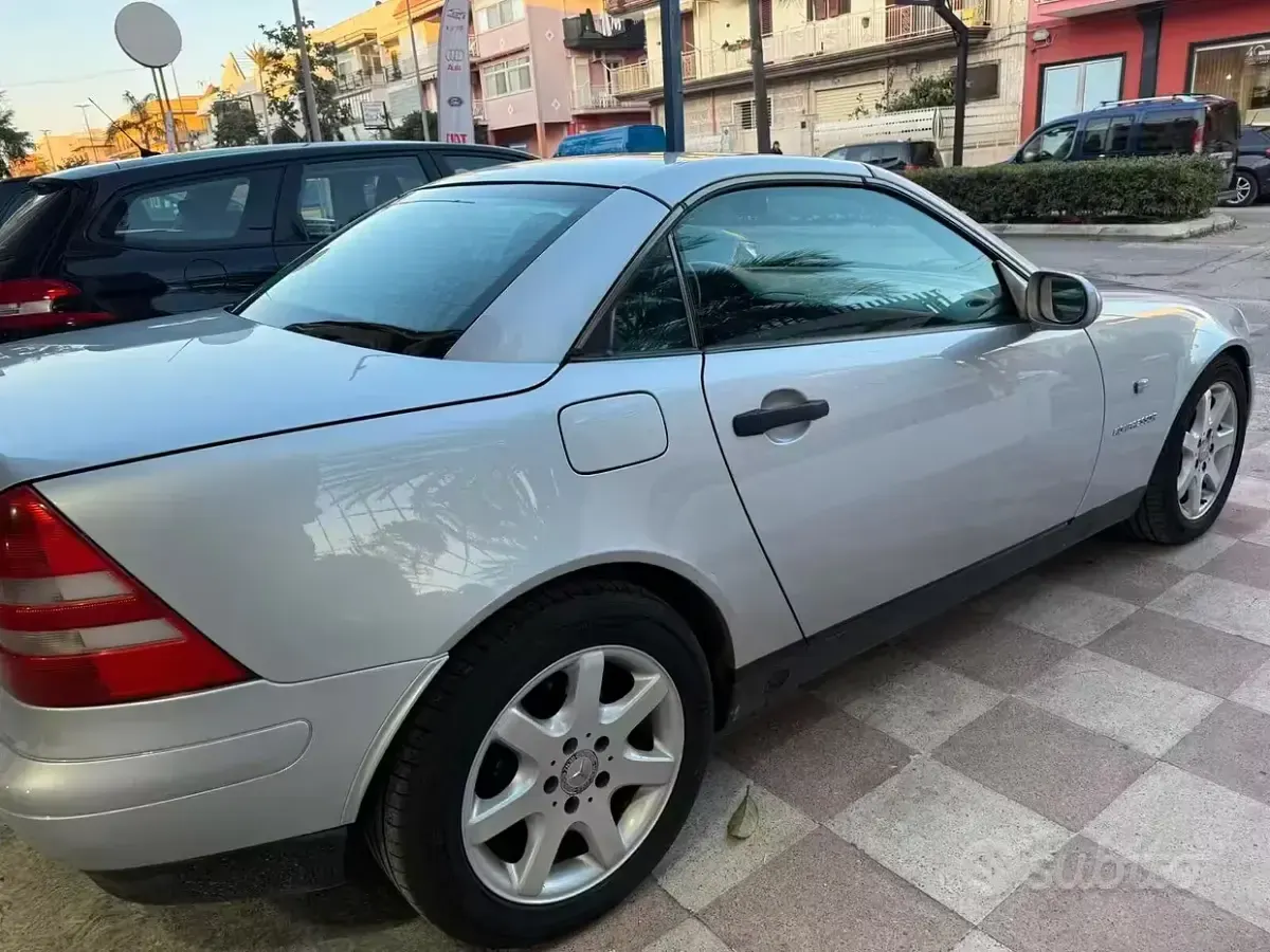 Usata Mercedes SLK200 192 CV (141 kW) 1998 Grigio Cabrio