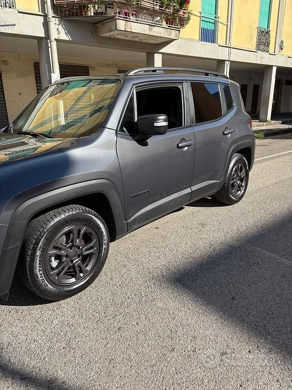 Usata Jeep Renegade 120 CV (88 kW) 2022 Grigio SUV