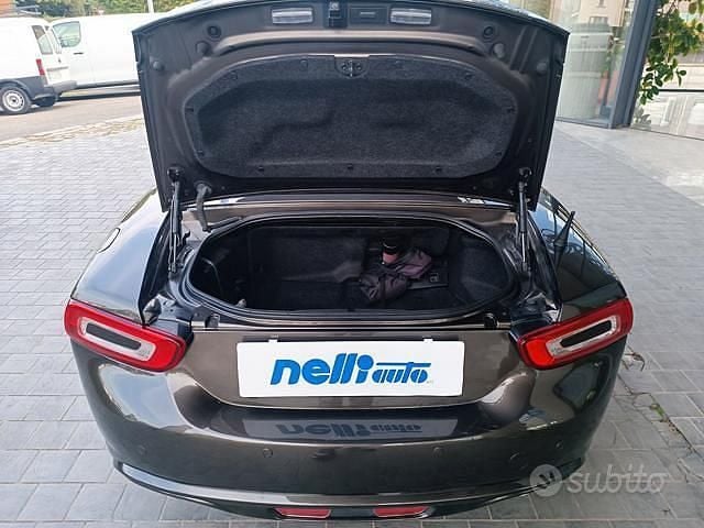 Usata Fiat 124 Spider Lusso 140 CV (102 kW) 2017 Verde Cabrio