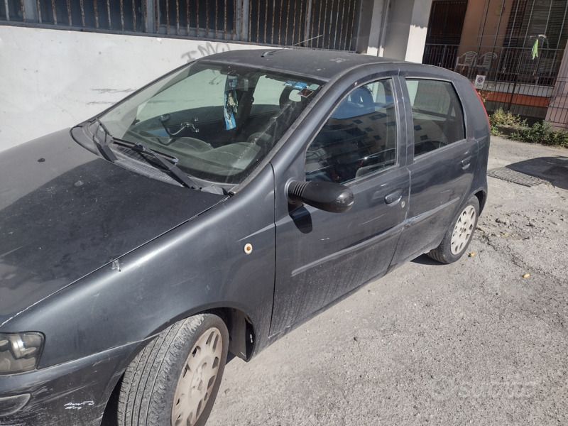 Usata Fiat Punto 60 CV (44 kW) 2003 Grigio Utilitaria