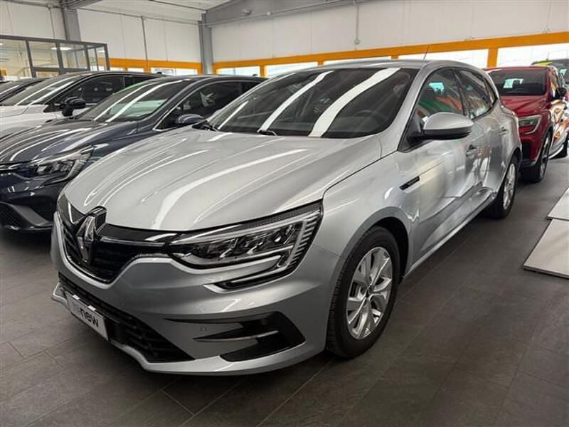 Usata Renault Mégane IV Business 116 CV (85 kW) 2022 Grigio chiaro Berlina