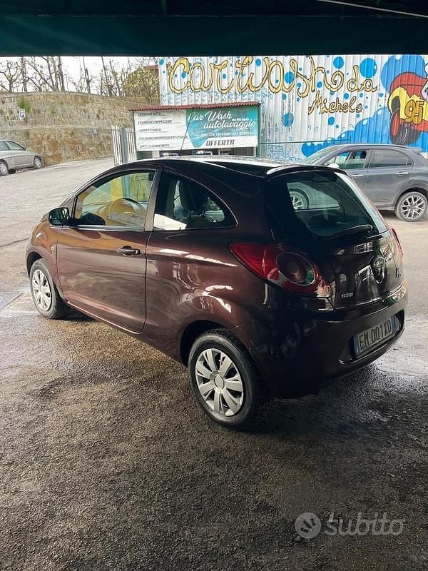 Usata Ford Ka 75 CV (55 kW) 2012 Marrone Utilitaria
