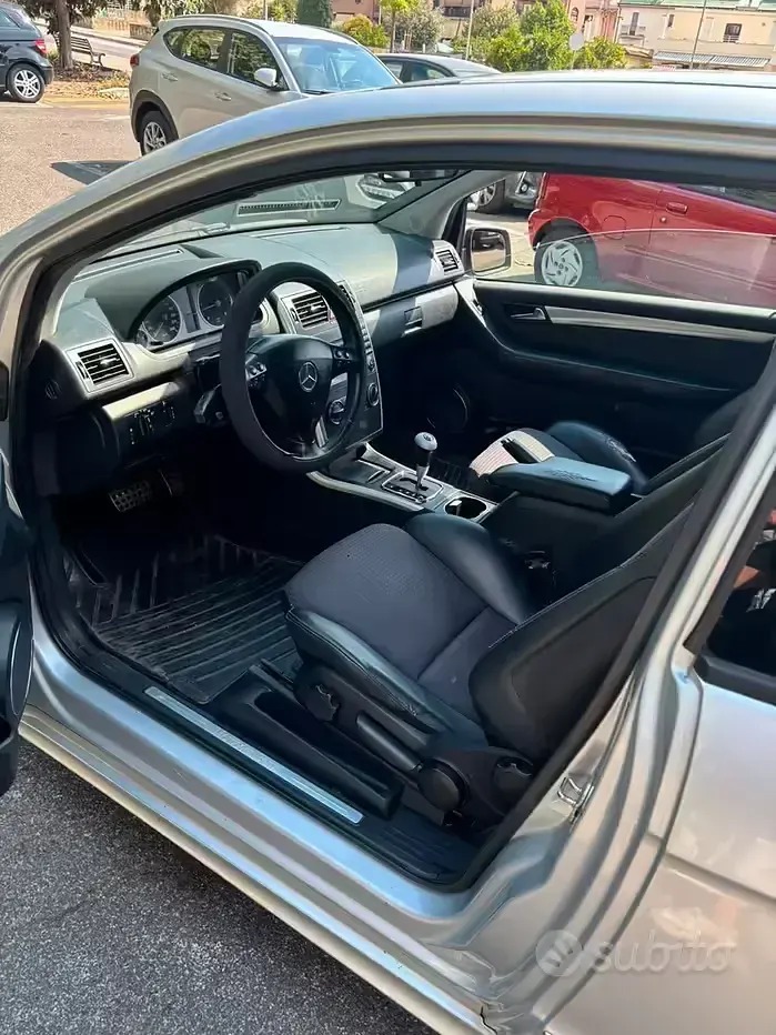 Usata Mercedes A180 109 CV (80 kW) 2009 Grigio Berlina