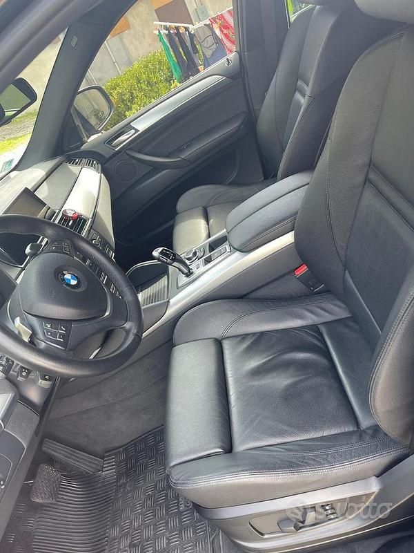 Begagnad BMW X6 2011 Svart SUV