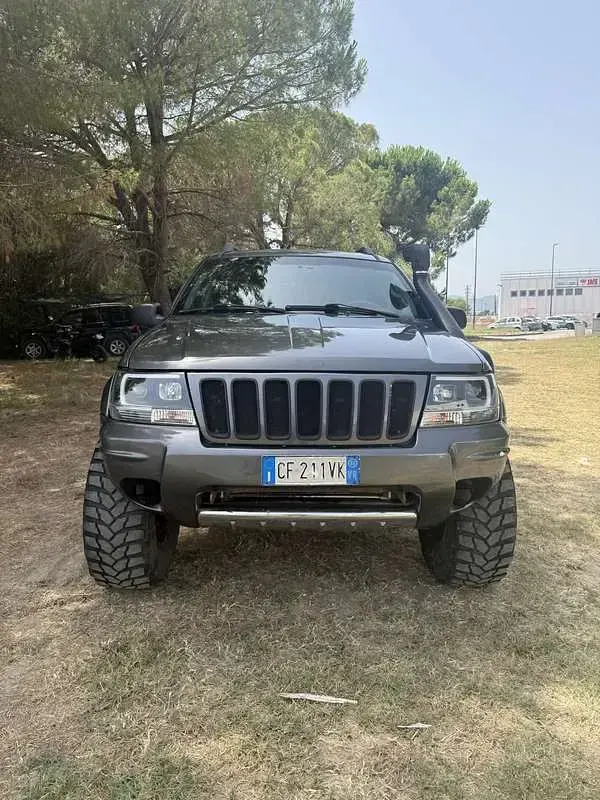 Usata Jeep Grand Cherokee Overland 258 CV (189 kW) 2003 Grigio SUV