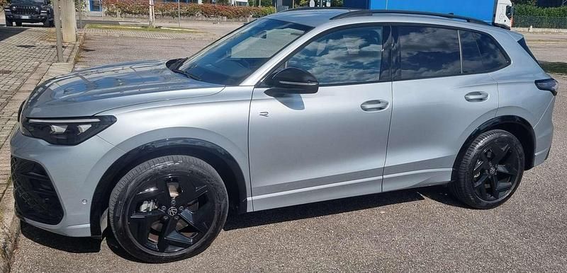 Usata VW Tiguan R-line 150 CV (110 kW) 2024 SUV