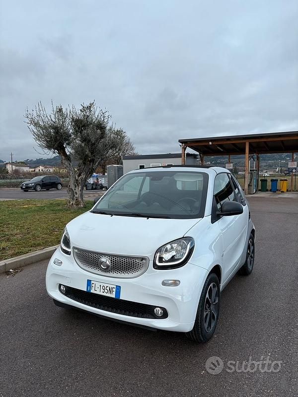 Bianco Usata 2015 Smart ForTwo Cabrio Passion Cabrio | 11.700 € (Molto cara) - Immagine 1/4
