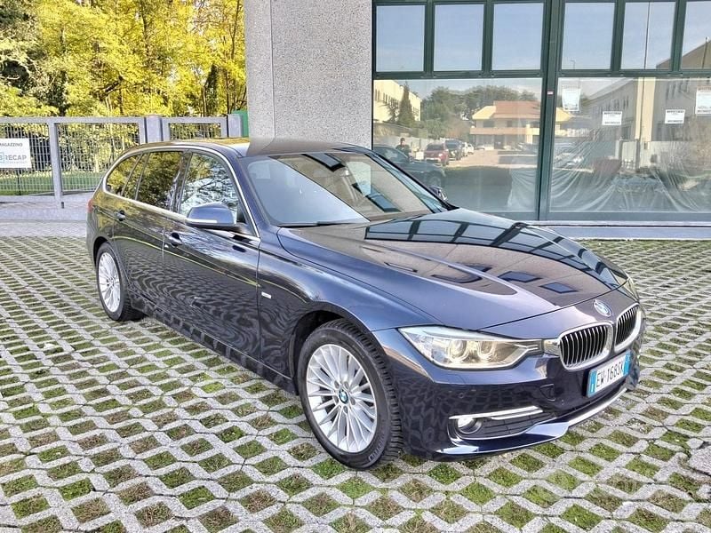 Usata BMW 320 184 CV (135 kW) 2014 Blu Berlina