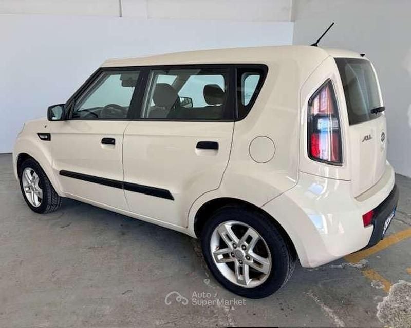 Usata Kia Soul 125 CV (91 kW) 2010 Beige SUV