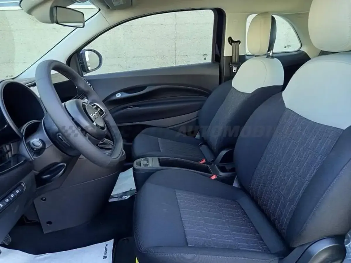 Nuova Fiat 500 Icon 65 CV (47 kW) 2026 Nero Berlina