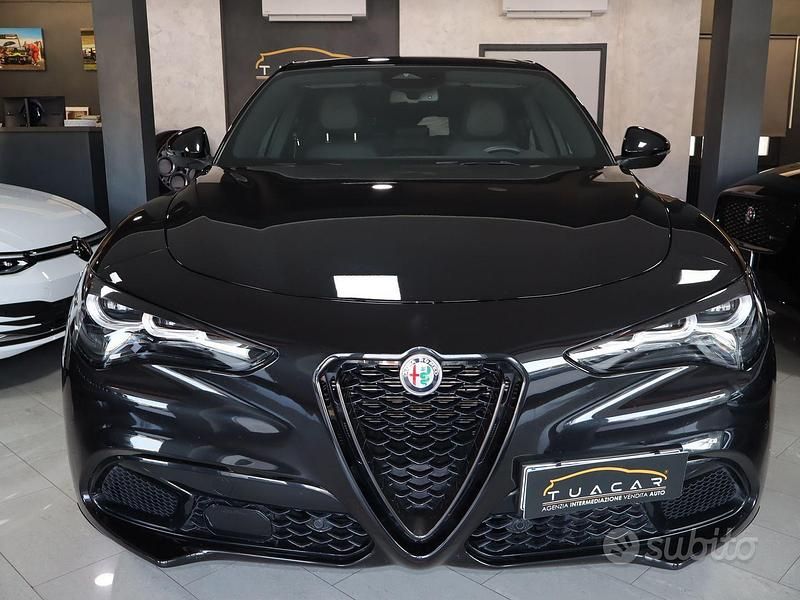 Usata Alfa Romeo Stelvio Veloce 209 CV (153 kW) 2024 Nero SUV