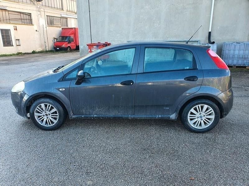 Usata Fiat Grande Punto Active 75 CV (55 kW) 2007 Grigio Utilitaria