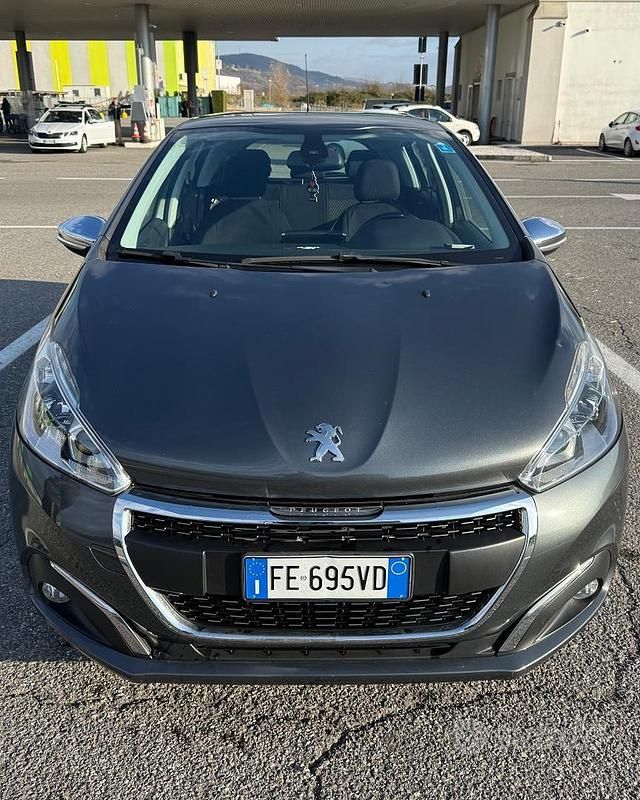 Usata Peugeot 208 2016 Utilitaria
