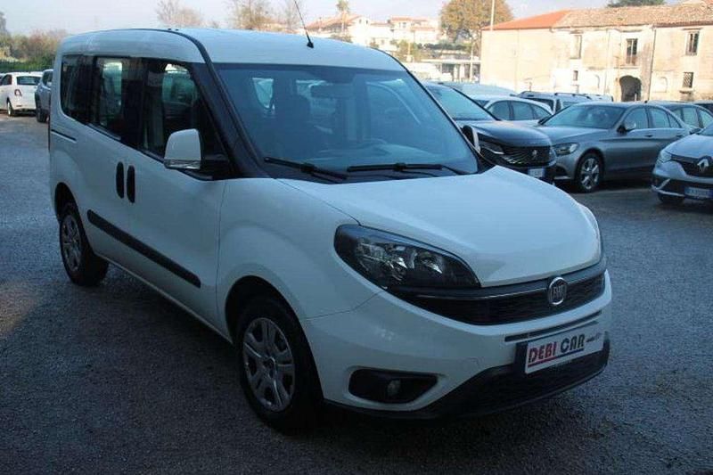 Usata Fiat Doblò 105 CV (77 kW) 2017 Bianco Monovolume