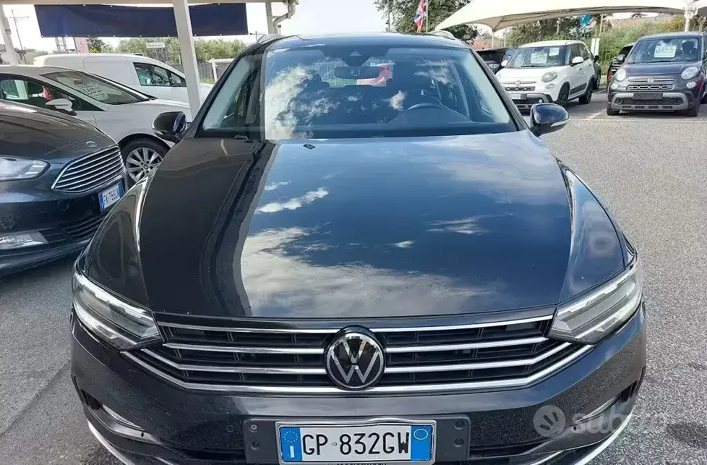 Usata VW Passat Business 150 CV (110 kW) 2023 Nero Station wagon