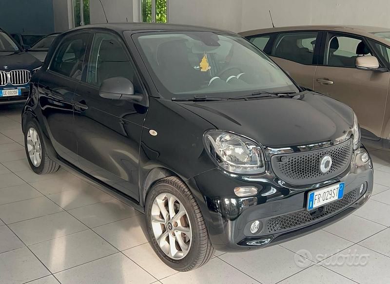 Usata Smart ForFour 71 CV (52 kW) 2018 Nero Utilitaria
