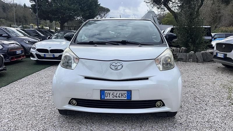 Usata Toyota iQ Sol 68 CV (50 kW) 2009 Bianco Utilitaria