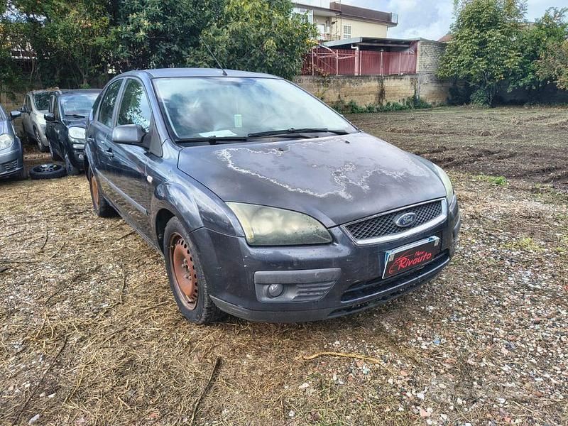 Usata Ford Focus Titanium 90 CV (66 kW) 2007 Blu Berlina