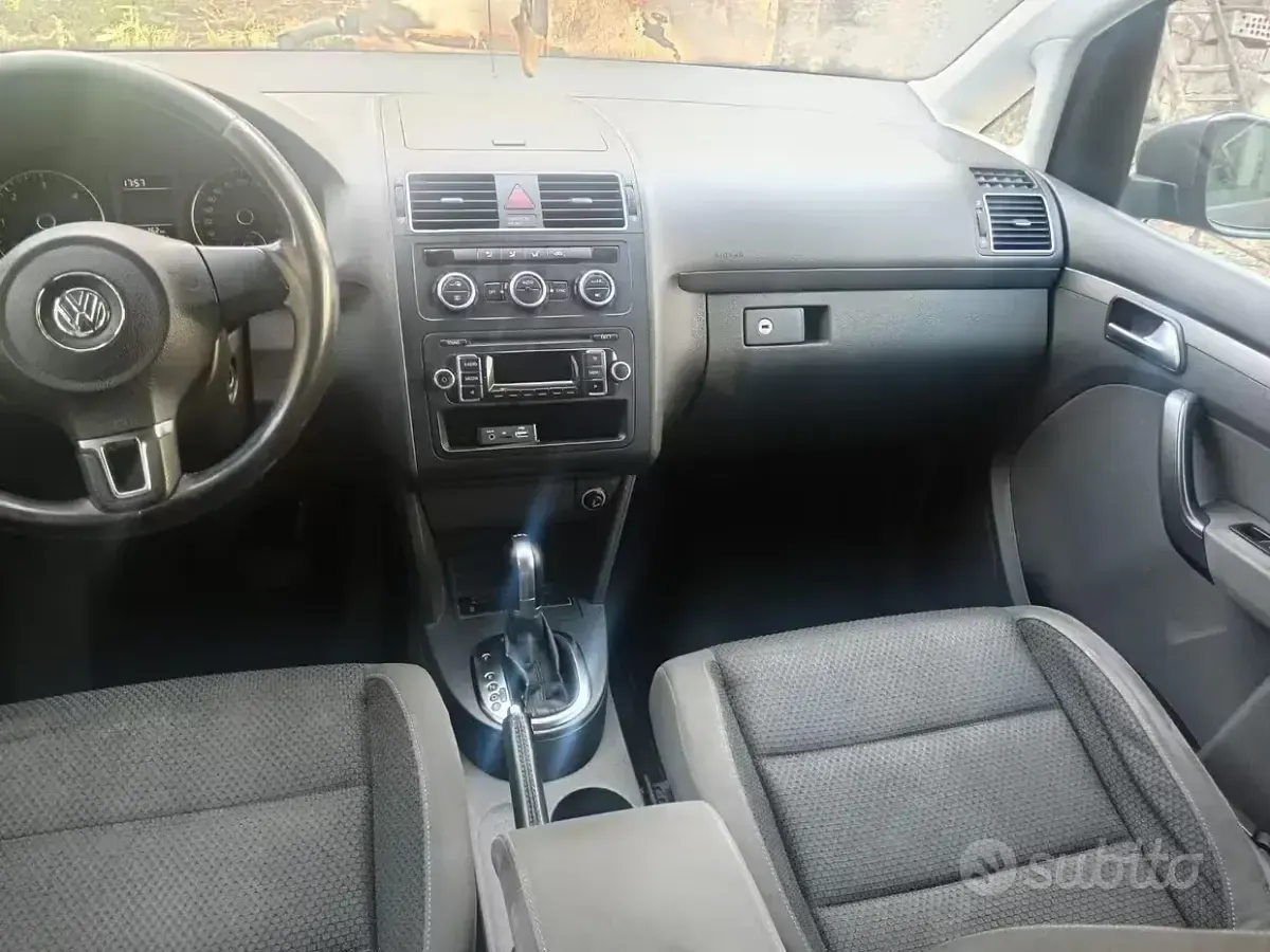 Usata VW Touran Comfortline 105 CV (77 kW) 2014 Grigio Monovolume