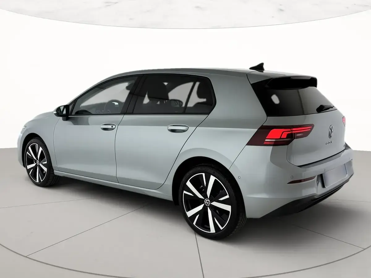 Usata VW Golf VIII Edition 116 CV (85 kW) 2025 Dolomite silver metallizzato Berlina