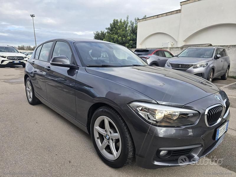 Grigio Usata 2018 BMW 118 Due volumi | 9900 € (Super prezzo) - Immagine 1/4