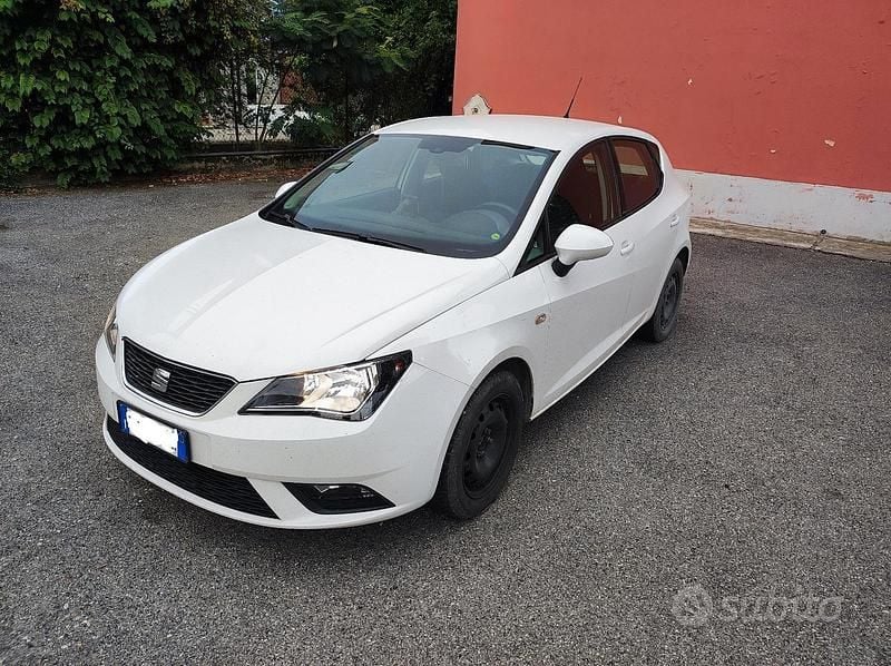 Bianco Usata 2015 Seat Ibiza I-Tech Tre volumi | 7500 € (Buon prezzo) - Immagine 1/4