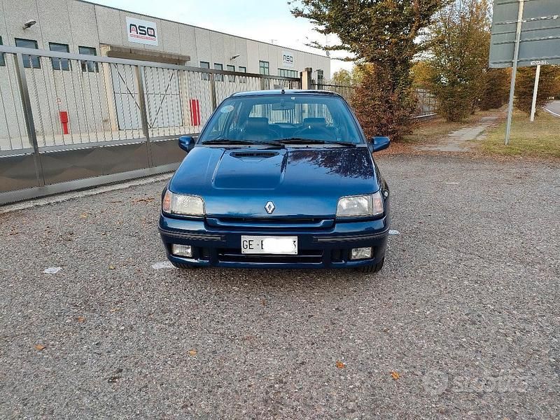 Usata Renault Clio 135 CV (99 kW) 1994 Berlina