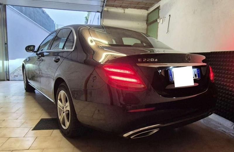 Usata Mercedes E220 Business 194 CV (142 kW) 2016 Nero Berlina
