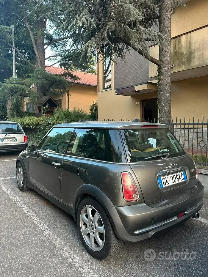 Usata Mini Cooper 116 CV (85 kW) 2006 Grigio Utilitaria
