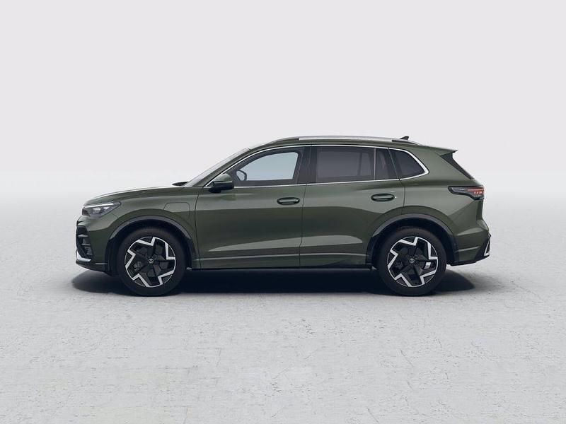 Nuova VW Tiguan R-line 204 CV (150 kW) 2026 Velvet green metallizzato SUV