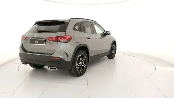 Usata Mercedes GLA250 Premium 160 CV (117 kW) 2021 Grigio SUV