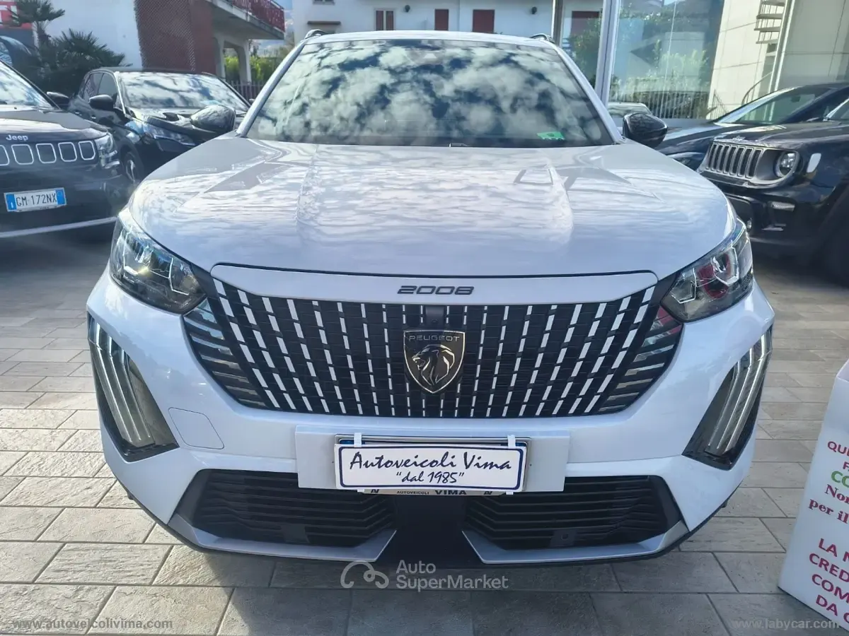 Usata Peugeot 2008 Allure 131 CV (96 kW) 2023 Bianco SUV