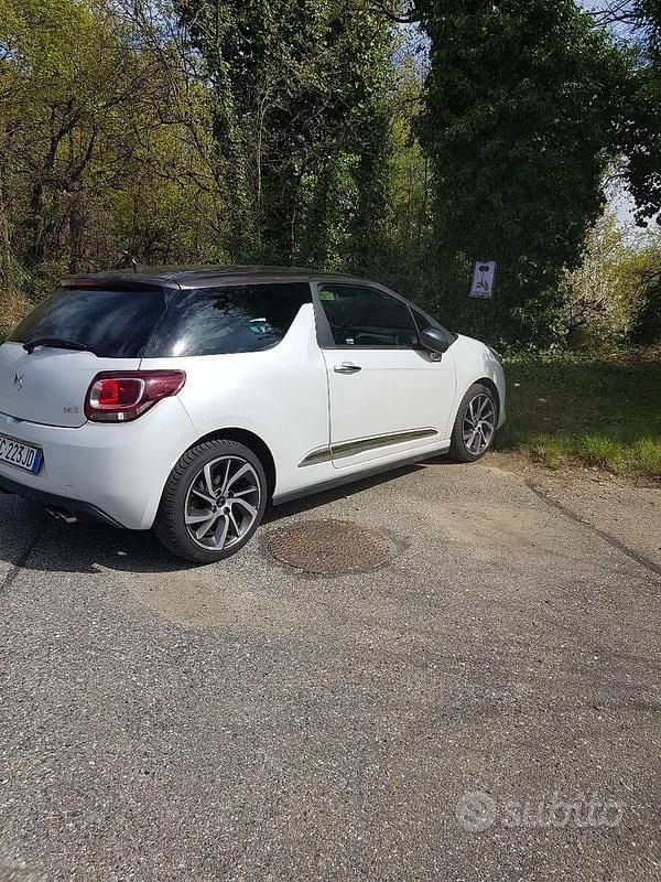 Usata DS Automobiles DS3 82 CV (60 kW) 2016 Bianco Utilitaria
