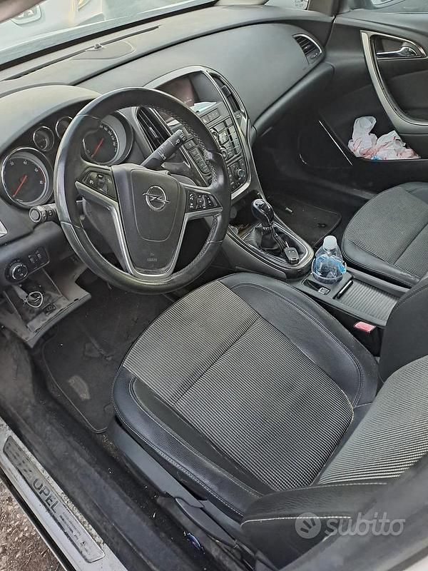 Usata Opel Astra 2010 Bianco Berlina