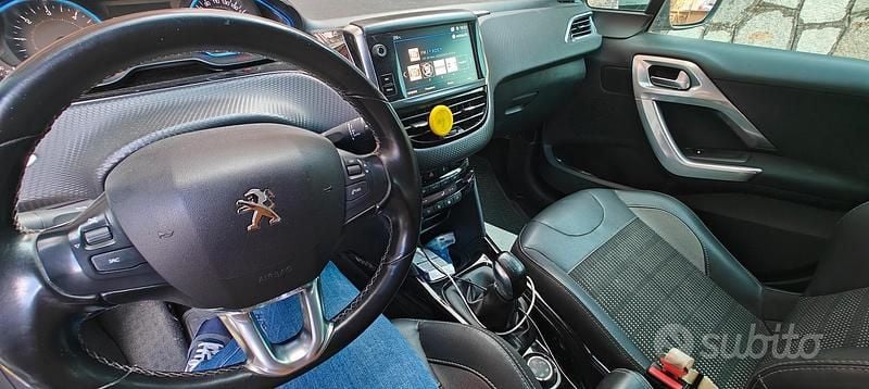 Usata Peugeot 2008 Allure 2019 Bianco SUV