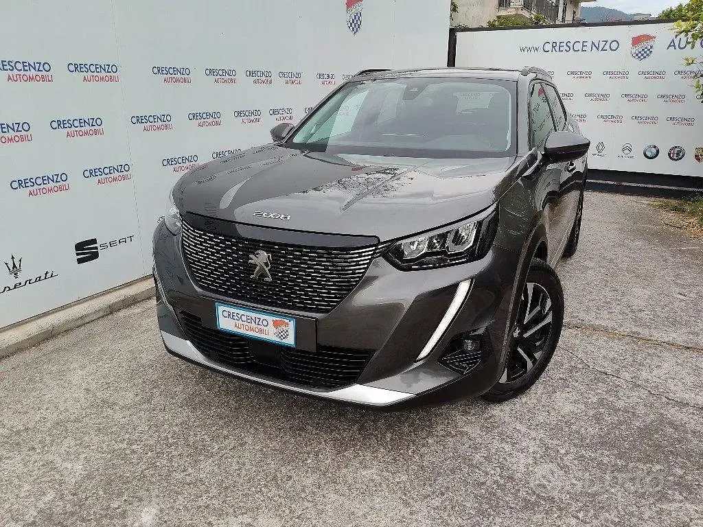 Käytetty Peugeot 2008 Allure 110 HP (80 kW) 2021 Harmaa Katumaasturi