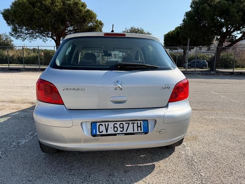 Usata Peugeot 307 88 CV (64 kW) 2006 Argento Berlina