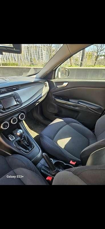 Usata Alfa Romeo Giulietta Impression 105 CV (77 kW) 2014 Blu Utilitaria